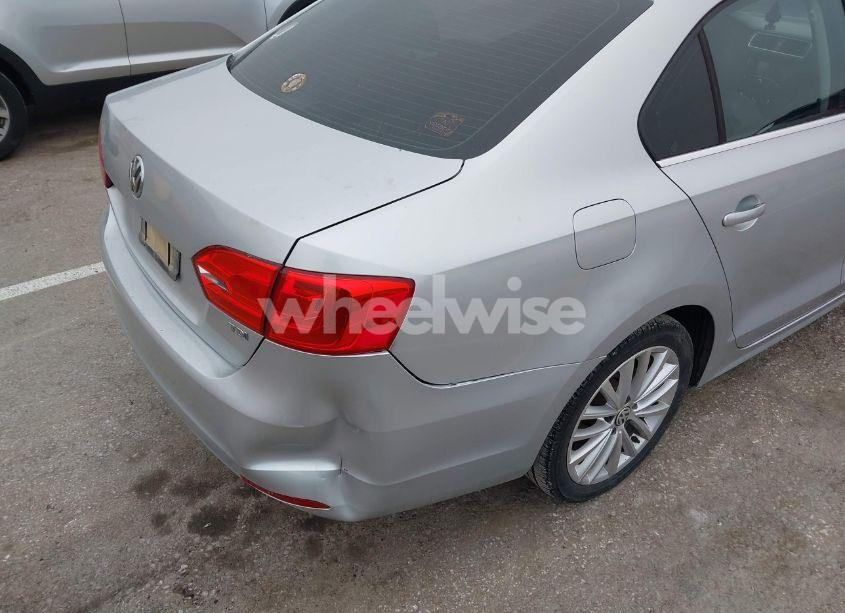 Photo 6 of 2013 Volkswagen Jetta 2.0L TDI (VIN 3VWLL7AJ9DM241673)