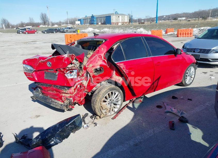 Photo 4 of 2013 Volkswagen Jetta 2.0L TDI (VIN 3VWLL7AJ9DM355754)