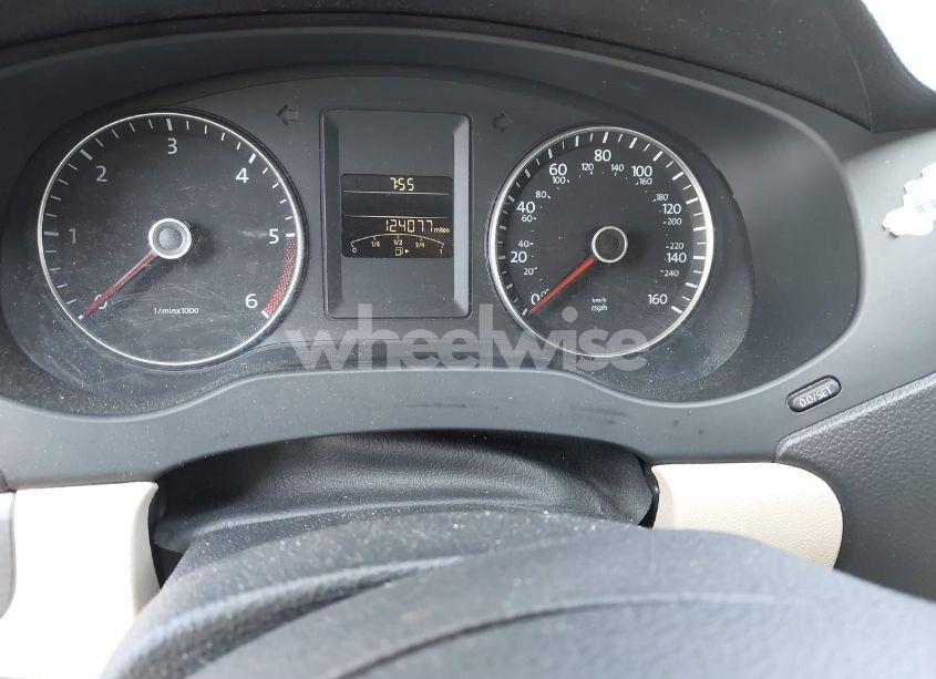 Photo 7 of 2013 Volkswagen Jetta 2.0L TDI (VIN 3VWLL7AJ9DM368679)