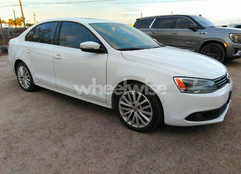 2014 Volkswagen Jetta 2.0L TDI (VIN 3VWLL7AJ9EM337000) main photo
