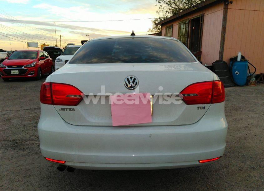 Photo 15 of 2014 Volkswagen Jetta 2.0L TDI (VIN 3VWLL7AJ9EM337000)