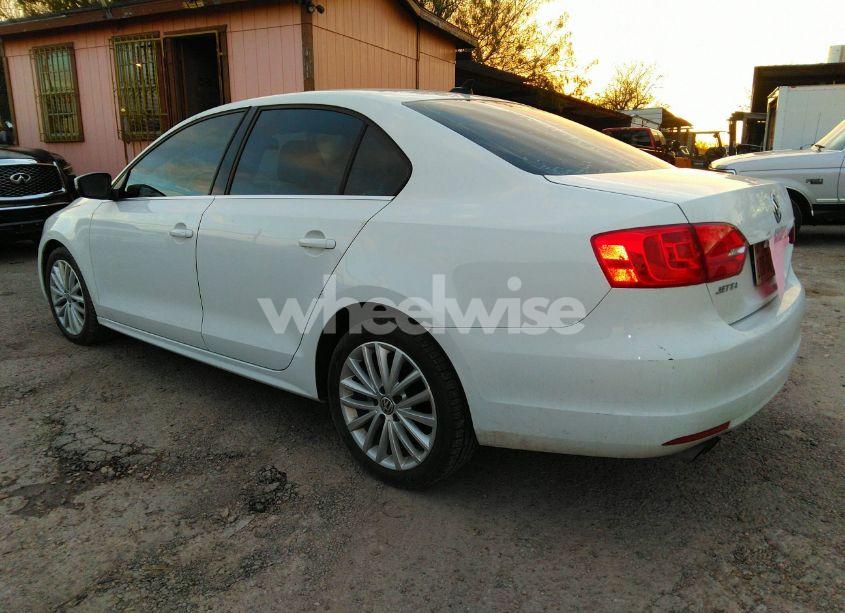 Photo 3 of 2014 Volkswagen Jetta 2.0L TDI (VIN 3VWLL7AJ9EM337000)