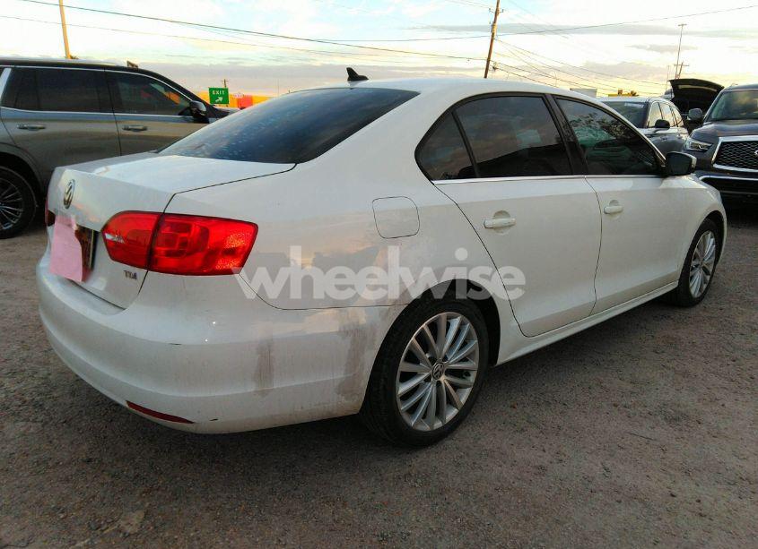 Photo 4 of 2014 Volkswagen Jetta 2.0L TDI (VIN 3VWLL7AJ9EM337000)