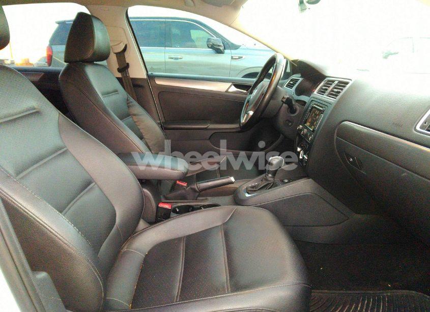 Photo 5 of 2014 Volkswagen Jetta 2.0L TDI (VIN 3VWLL7AJ9EM337000)