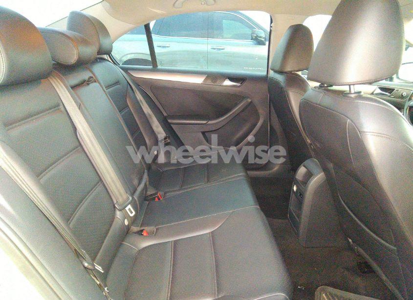 Photo 8 of 2014 Volkswagen Jetta 2.0L TDI (VIN 3VWLL7AJ9EM337000)