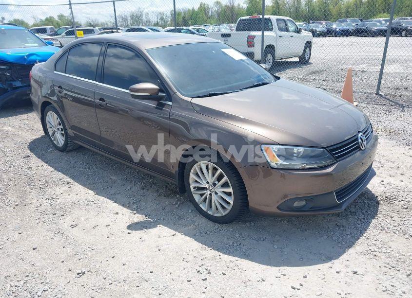 2014 Volkswagen Jetta 2.0L TDI (VIN 3VWLL7AJ9EM376153) main photo
