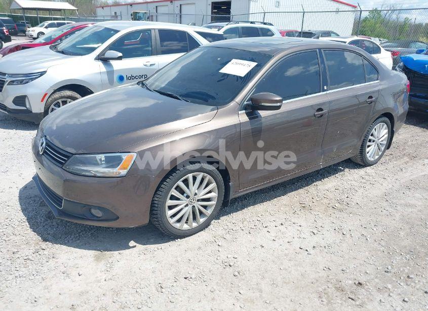 Photo 2 of 2014 Volkswagen Jetta 2.0L TDI (VIN 3VWLL7AJ9EM376153)
