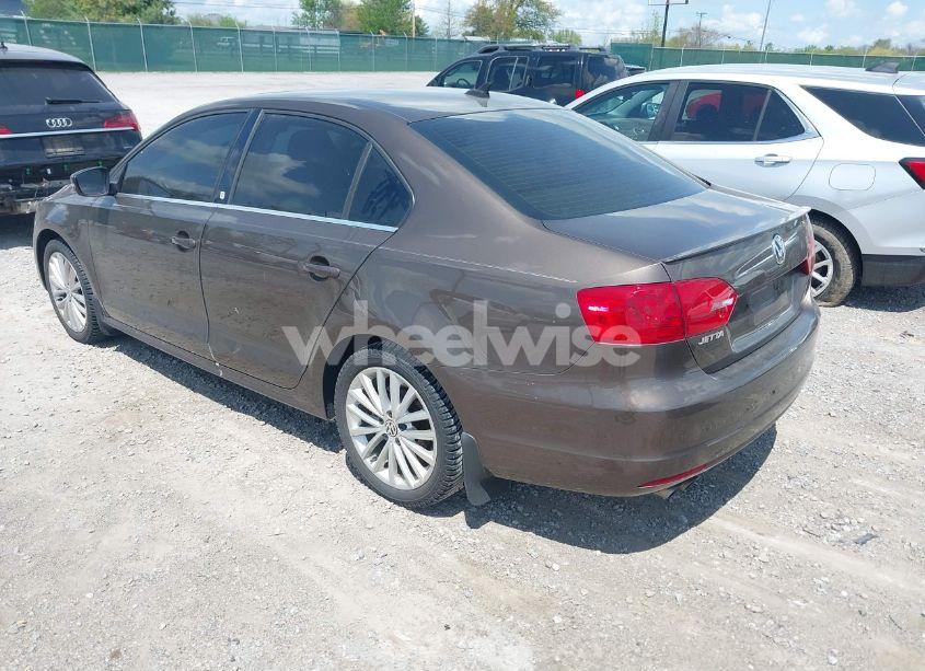 Photo 3 of 2014 Volkswagen Jetta 2.0L TDI (VIN 3VWLL7AJ9EM376153)