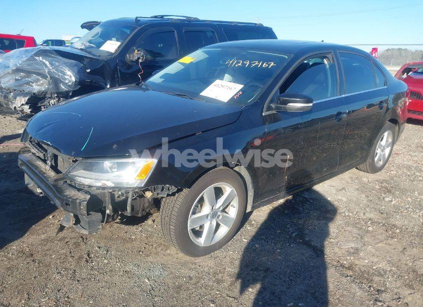 Photo 2 of 2014 Volkswagen Jetta 2.0L TDI (VIN 3VWLL7AJ9EM429014)