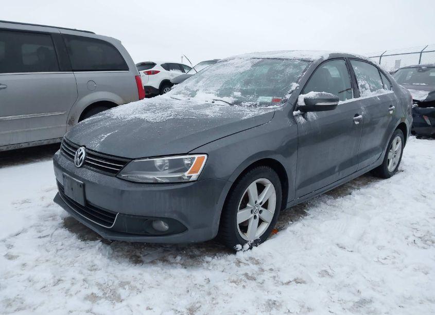 Photo 2 of 2011 Volkswagen Jetta 2.0L TDI (VIN 3VWLL7AJXBM097645)