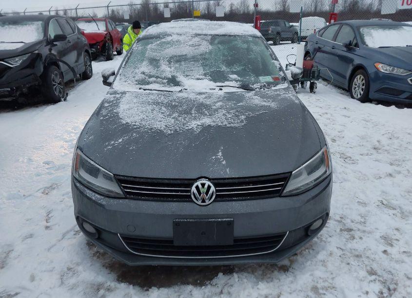 Photo 6 of 2011 Volkswagen Jetta 2.0L TDI (VIN 3VWLL7AJXBM097645)