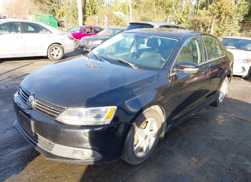 Photo 2 of 2012 Volkswagen Jetta 2.0L TDI (VIN 3VWLL7AJXCM033820)