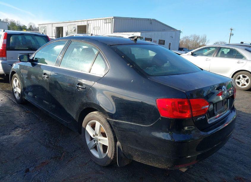 Photo 3 of 2012 Volkswagen Jetta 2.0L TDI (VIN 3VWLL7AJXCM033820)