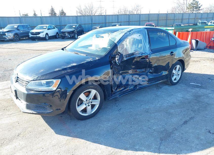 Photo 2 of 2012 Volkswagen Jetta 2.0L TDI (VIN 3VWLL7AJXCM320123)
