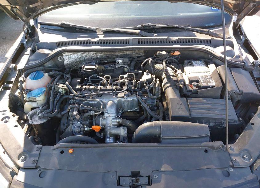 Photo 10 of 2012 Volkswagen Jetta 2.0L TDI (VIN 3VWLL7AJXCM386154)