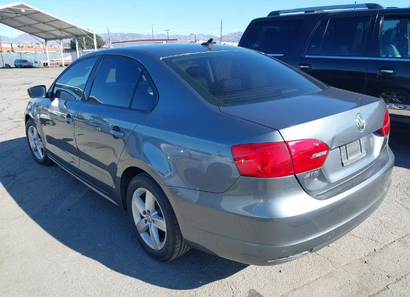 Photo 3 of 2012 Volkswagen Jetta 2.0L TDI (VIN 3VWLL7AJXCM386154)