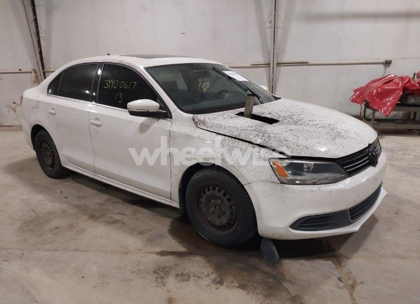 2013 Volkswagen Jetta 2.0L TDI (VIN 3VWLL7AJXDM380579) main photo