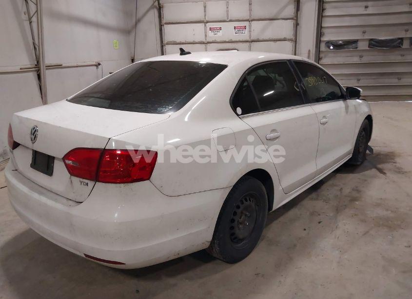 Photo 4 of 2013 Volkswagen Jetta 2.0L TDI (VIN 3VWLL7AJXDM380579)