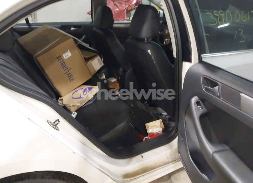 Photo 8 of 2013 Volkswagen Jetta 2.0L TDI (VIN 3VWLL7AJXDM380579)