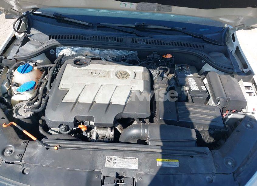 Photo 10 of 2013 Volkswagen Jetta 2.0L TDI (VIN 3VWLL7AJXDM392313)