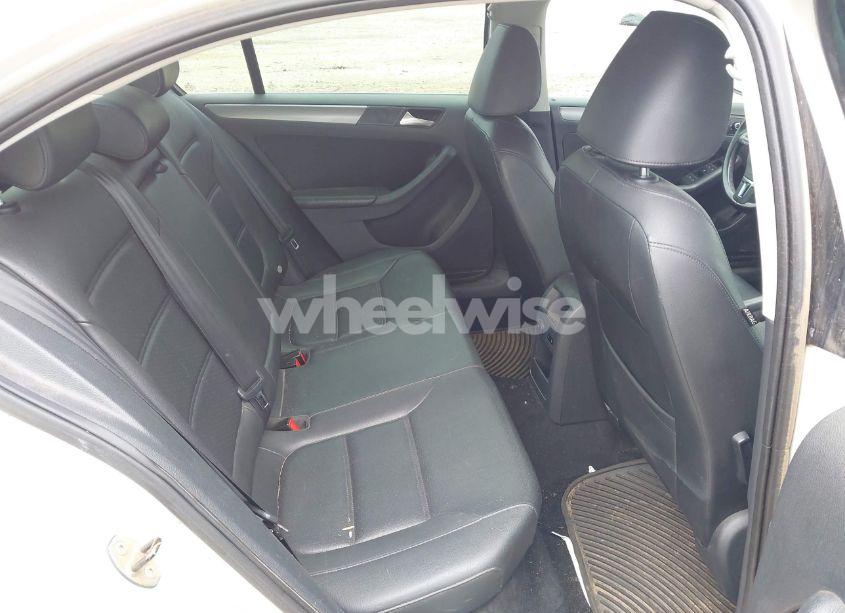 Photo 8 of 2014 Volkswagen Jetta 2.0L TDI (VIN 3VWLL7AJXEM267670)