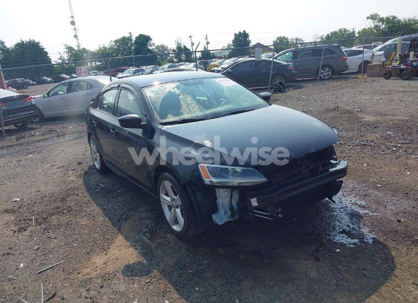 2014 Volkswagen Jetta 2.0L TDI VALUE EDITION (VIN 3VWLL7AJXEM330928) main photo