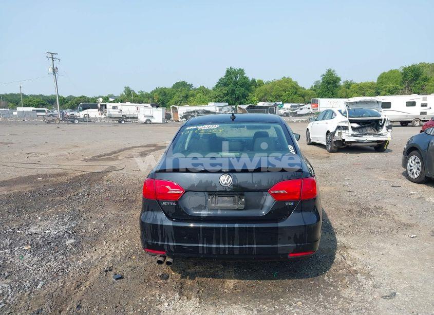 Photo 17 of 2014 Volkswagen Jetta 2.0L TDI VALUE EDITION (VIN 3VWLL7AJXEM330928)