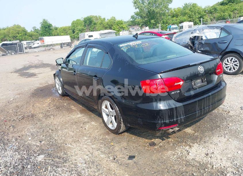 Photo 3 of 2014 Volkswagen Jetta 2.0L TDI VALUE EDITION (VIN 3VWLL7AJXEM330928)