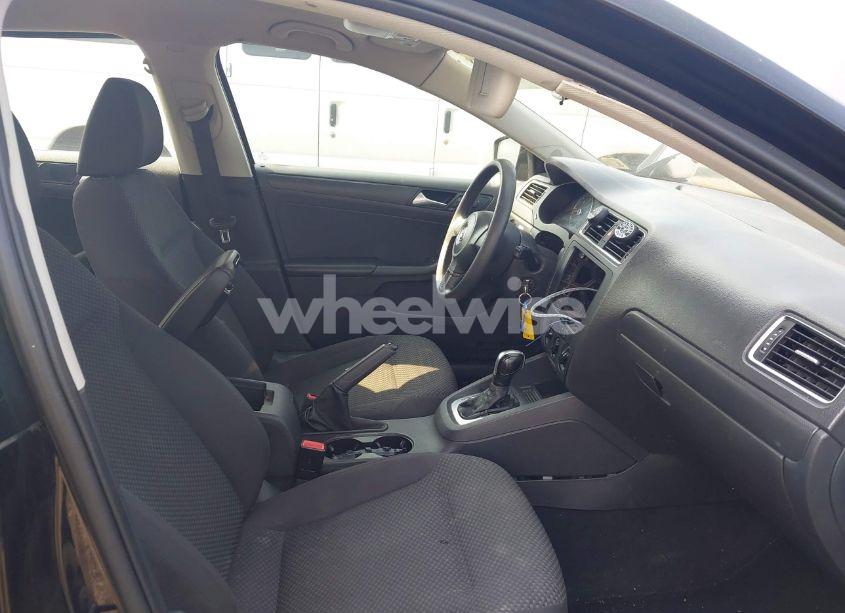 Photo 5 of 2014 Volkswagen Jetta 2.0L TDI VALUE EDITION (VIN 3VWLL7AJXEM330928)