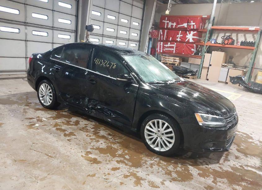 2014 Volkswagen Jetta 2.0L TDI (VIN 3VWLL7AJXEM331058) main photo