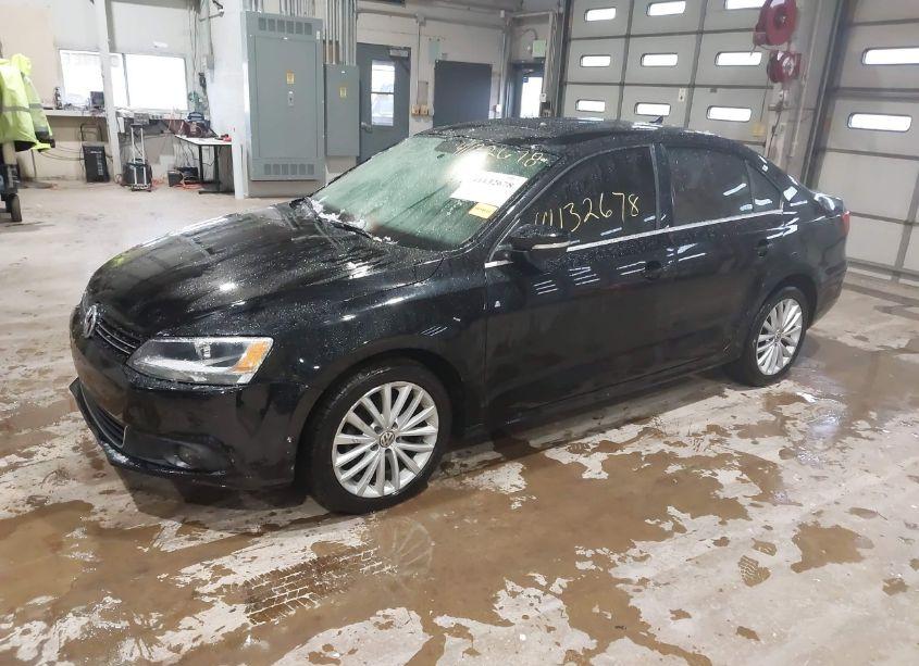 Photo 2 of 2014 Volkswagen Jetta 2.0L TDI (VIN 3VWLL7AJXEM331058)