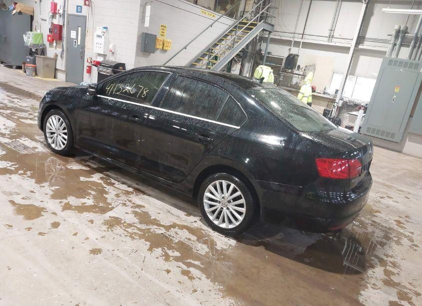 Photo 3 of 2014 Volkswagen Jetta 2.0L TDI (VIN 3VWLL7AJXEM331058)