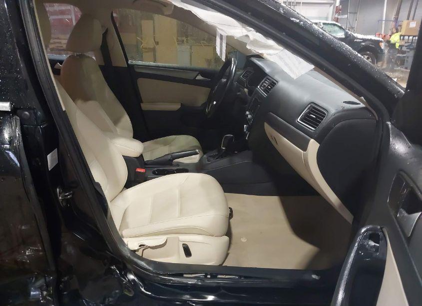 Photo 5 of 2014 Volkswagen Jetta 2.0L TDI (VIN 3VWLL7AJXEM331058)