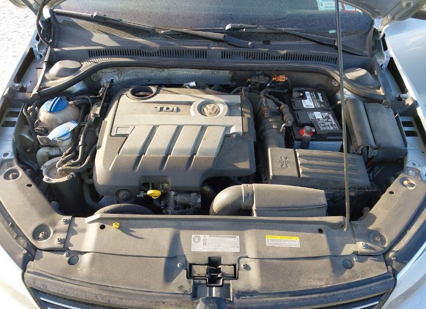 Photo 10 of 2014 Volkswagen Jetta 2.0L TDI (VIN 3VWLL7AJXEM361189)