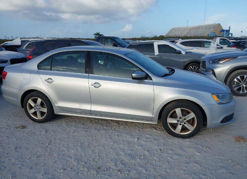 Photo 13 of 2014 Volkswagen Jetta 2.0L TDI (VIN 3VWLL7AJXEM361189)