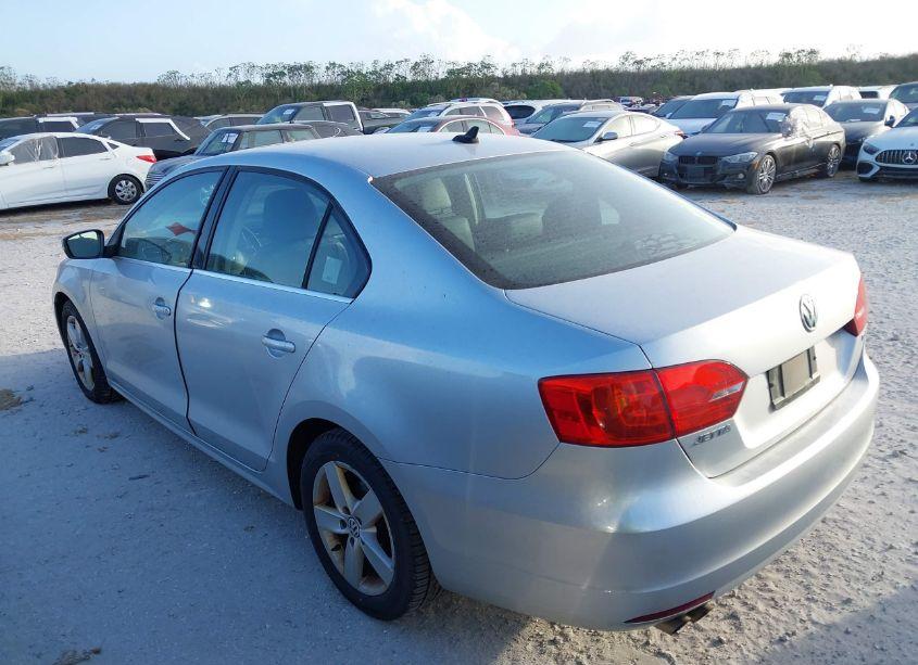 Photo 14 of 2014 Volkswagen Jetta 2.0L TDI (VIN 3VWLL7AJXEM361189)