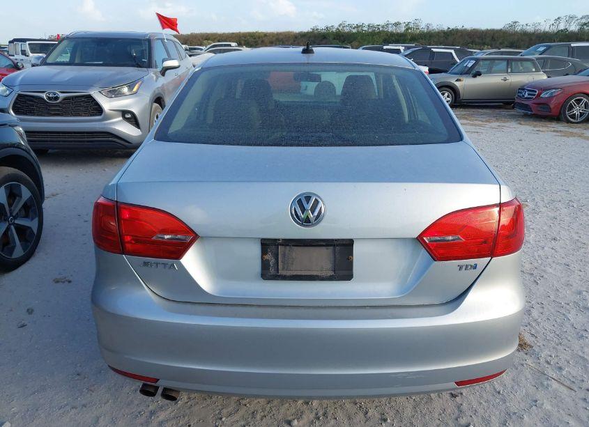 Photo 16 of 2014 Volkswagen Jetta 2.0L TDI (VIN 3VWLL7AJXEM361189)