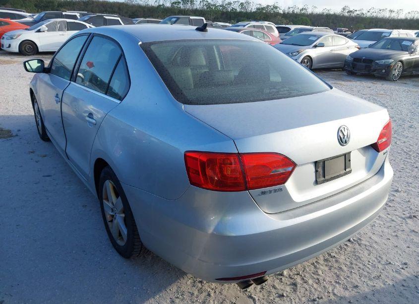 Photo 3 of 2014 Volkswagen Jetta 2.0L TDI (VIN 3VWLL7AJXEM361189)