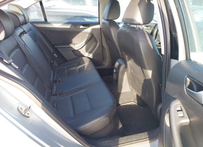 Photo 8 of 2014 Volkswagen Jetta 2.0L TDI (VIN 3VWLL7AJXEM361189)