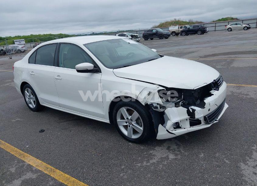 2014 Volkswagen Jetta 2.0L TDI (VIN 3VWLL7AJXEM372547) main photo