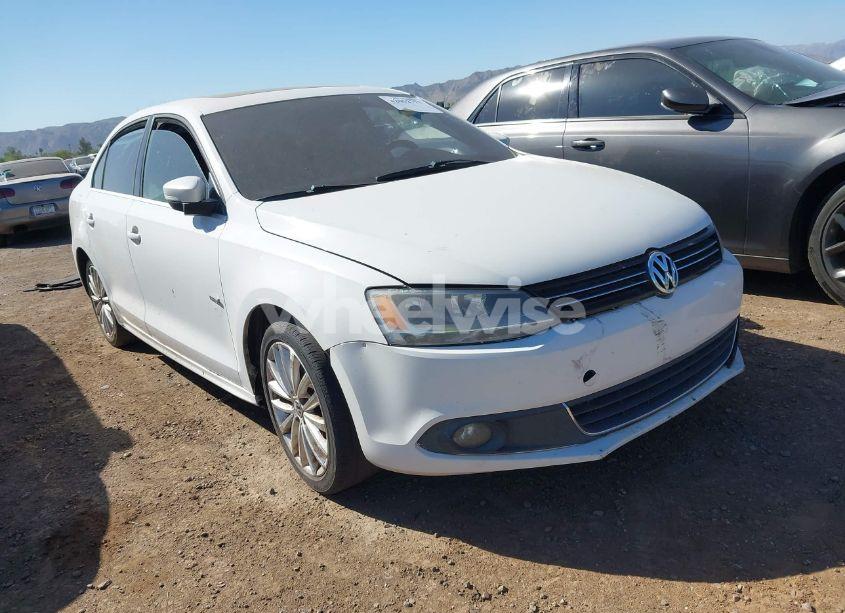 2013 Volkswagen Jetta 2.5L SEL (VIN 3VWLP7AJ0DM358790) main photo