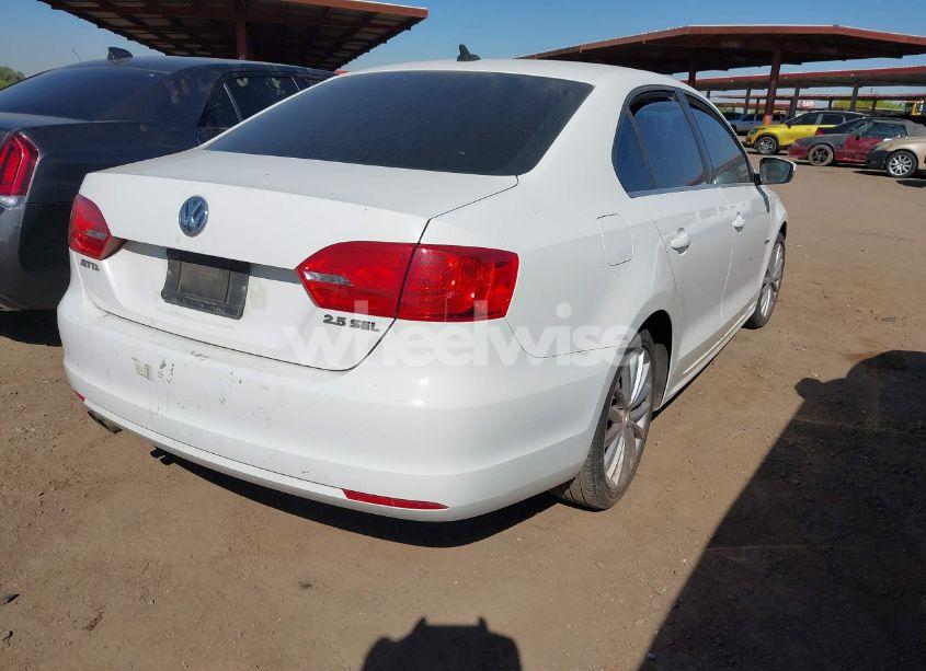 Photo 4 of 2013 Volkswagen Jetta 2.5L SEL (VIN 3VWLP7AJ0DM358790)