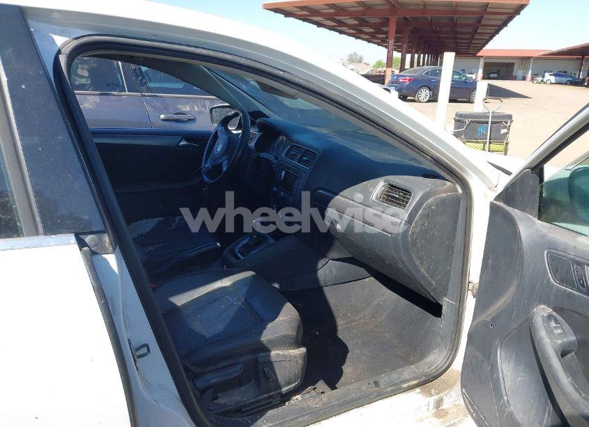 Photo 5 of 2013 Volkswagen Jetta 2.5L SEL (VIN 3VWLP7AJ0DM358790)