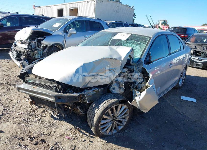 Photo 2 of 2012 Volkswagen Jetta 2.5L SEL (VIN 3VWLP7AJ2CM304745)