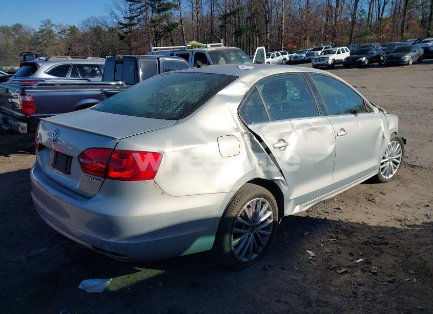 Photo 4 of 2012 Volkswagen Jetta 2.5L SEL (VIN 3VWLP7AJ2CM304745)