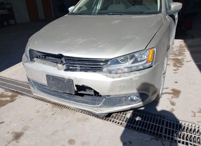 Photo 6 of 2012 Volkswagen Jetta 2.5L SEL (VIN 3VWLP7AJ2CM473972)