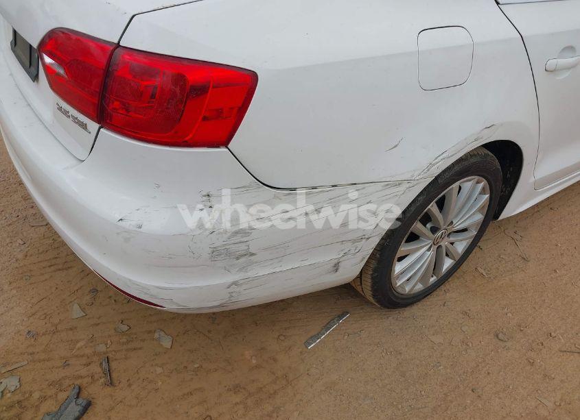 Photo 13 of 2012 Volkswagen Jetta 2.5L SEL (VIN 3VWLP7AJ3CM325796)