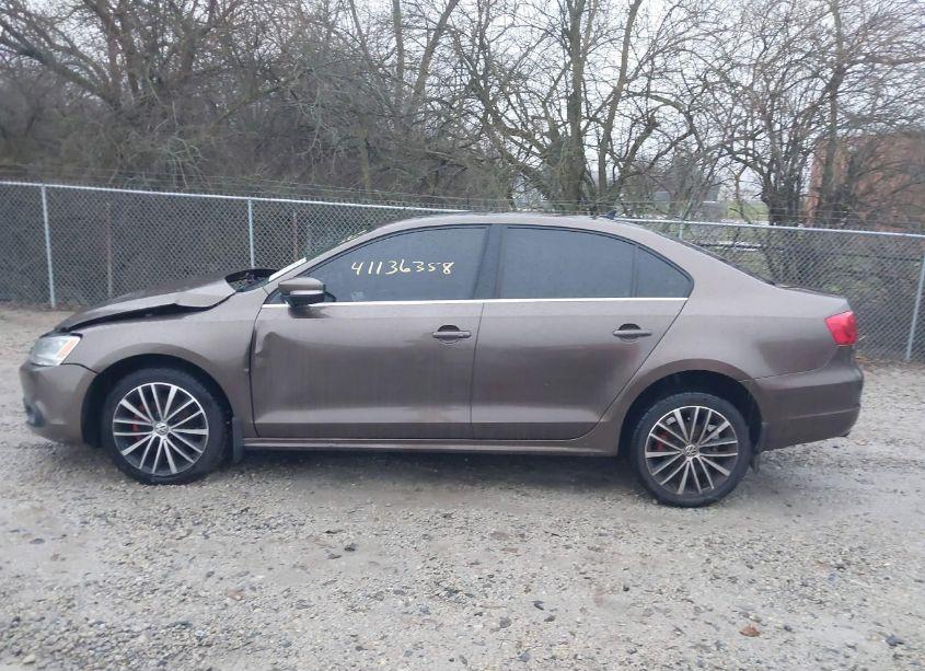 Photo 14 of 2012 Volkswagen Jetta 2.5L SEL PREMIUM (VIN 3VWLP7AJ3CM428152)
