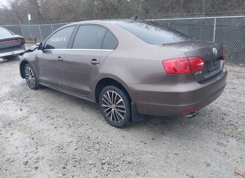 Photo 3 of 2012 Volkswagen Jetta 2.5L SEL PREMIUM (VIN 3VWLP7AJ3CM428152)