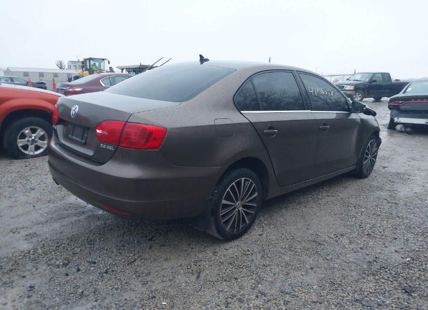 Photo 4 of 2012 Volkswagen Jetta 2.5L SEL PREMIUM (VIN 3VWLP7AJ3CM428152)